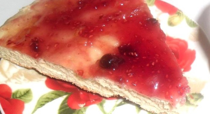 Очень вкусный пирог с малиновым джемом