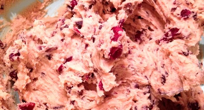 Печенье с шоколадом и вишней