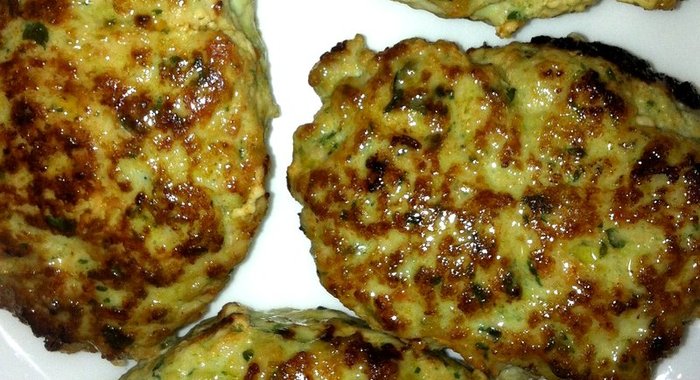 Котлеты из индейки с пюре из петрушки