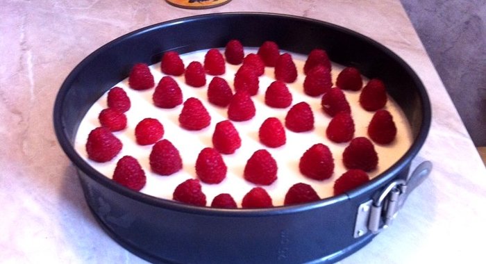 Торт с маскарпоне и фруктами