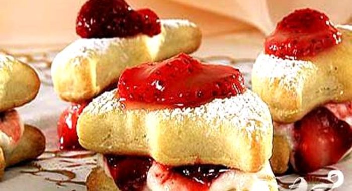 Песочное печенье с клубникой