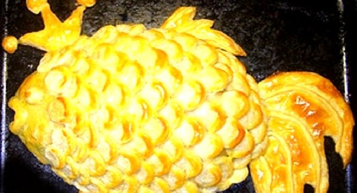 Пирог в виде рыбы