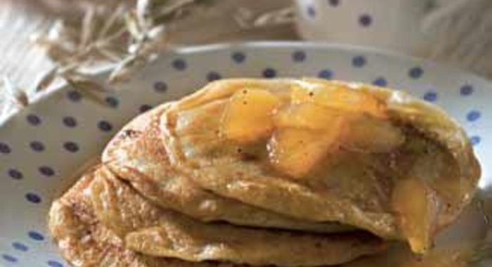 Ржаные блинчики с яблоками и медом