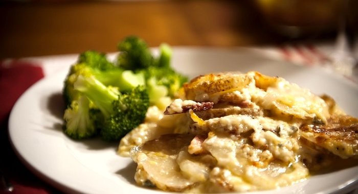 Картофельная запеканка с беконом