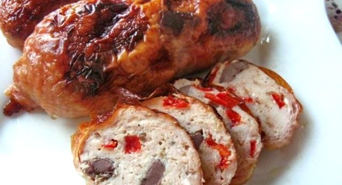 Рулеты из индейки с красным болгарским перцем