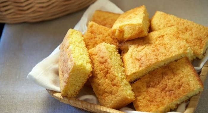 Кукурузный хлеб в мультиварке