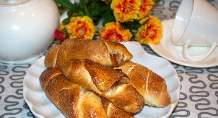 Рулетики с абрикосовым вареньем