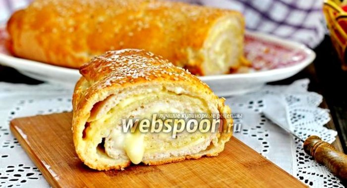 Рулет из теста с фаршем