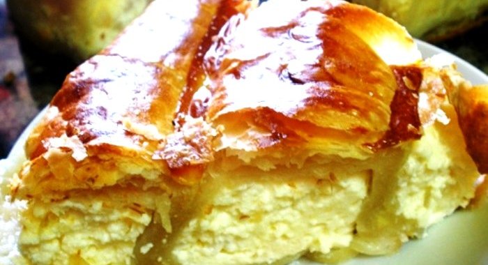 Творожный пирог из слоеного теста