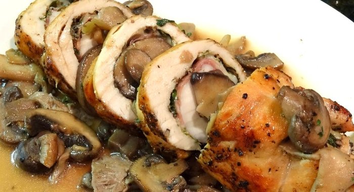 Рулет из индейки с грибами и сыром