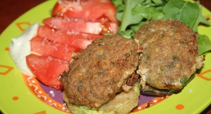 Пикантные котлетки из свинины с зеленью и дижонской горчицей