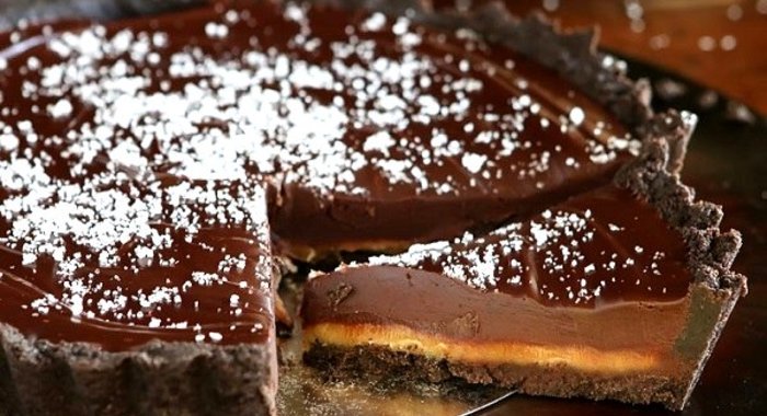 Торт с соленой карамелью