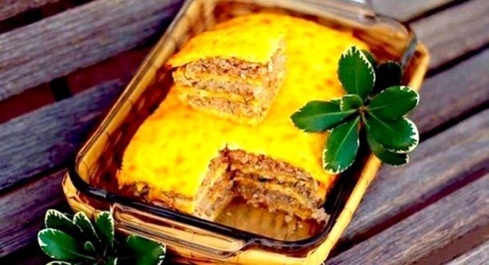 Слоеный сырный пирог с куриным фаршем
