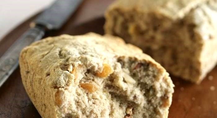 Хлеб с бананами, имбирем и бразильскими орехами