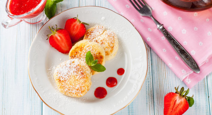 Творожные сырники с ягодами