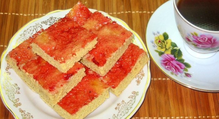 Песочное печенье с малиновым джемом