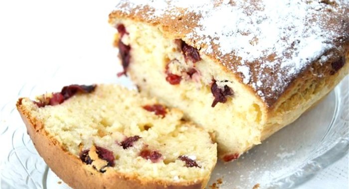 Творожный кекс с вишней