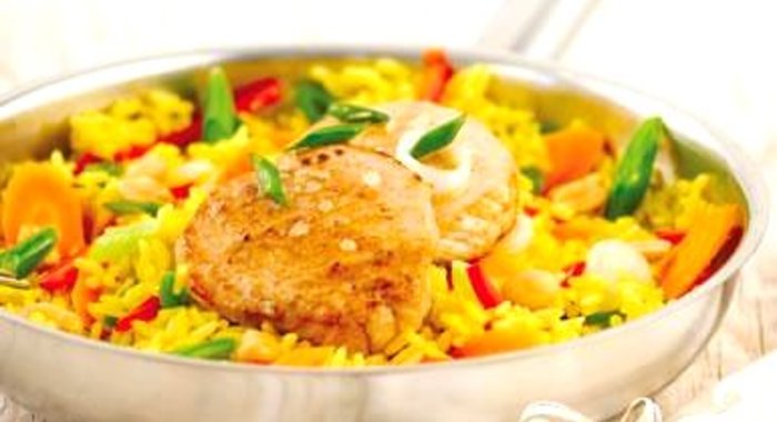 Свиные котлеты с рисом и овощами