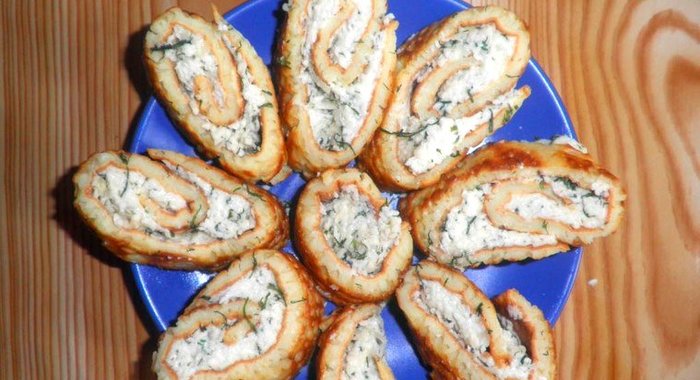 Рулет из омлета с сыром