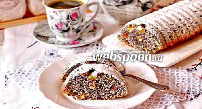 Кекс с маком, орехами и изюмом