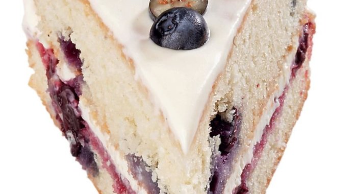 Торт с черникой и сгущенными сливками