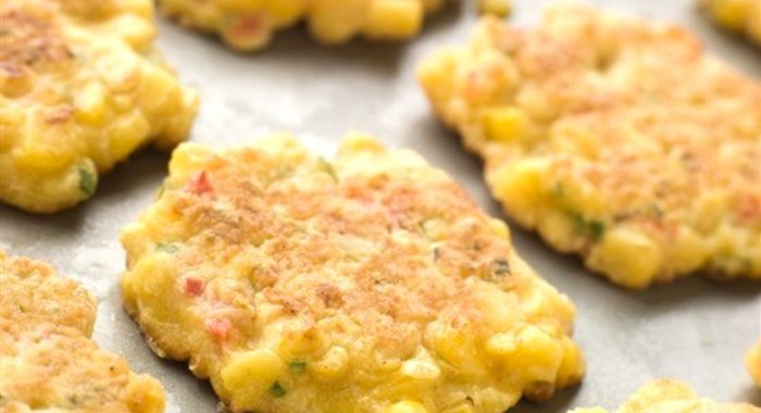 Котлеты из консервированной кукурузы со сметаной