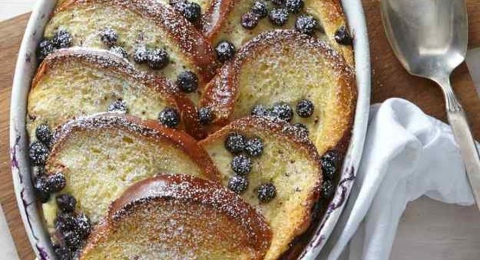 Французская запеканка с черникой и сливочным сыром