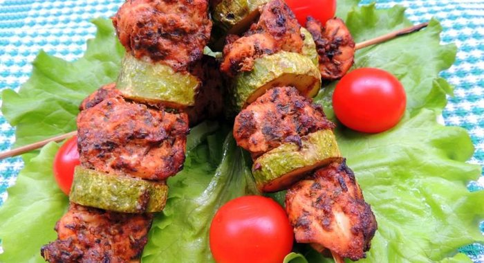 Куриный шашлык в ароматных травах
