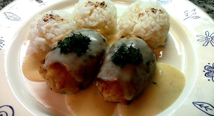 Рыбные котлеты по‑русски из трески с капустой и салом