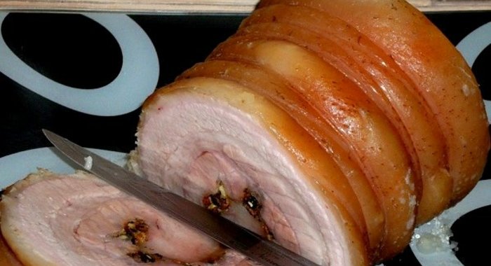 Рулет из пузанины в духовке