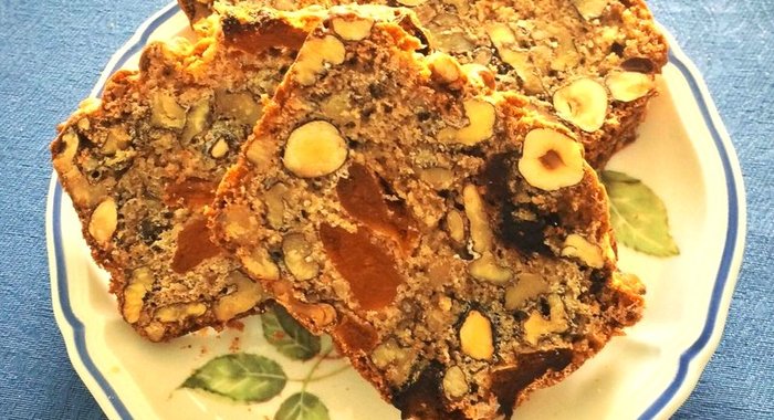 Ванильный кекс с сухофруктами и орехами