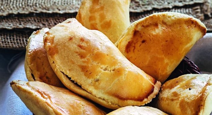 Пирожки с картофелем и брынзой