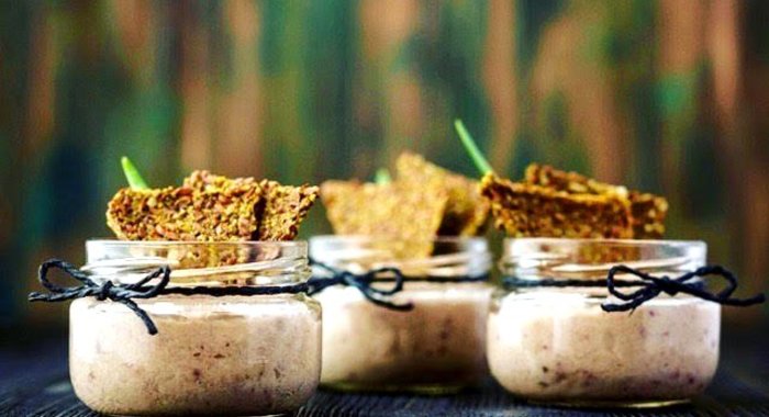 Форшмак с льняным хлебцем в баночке