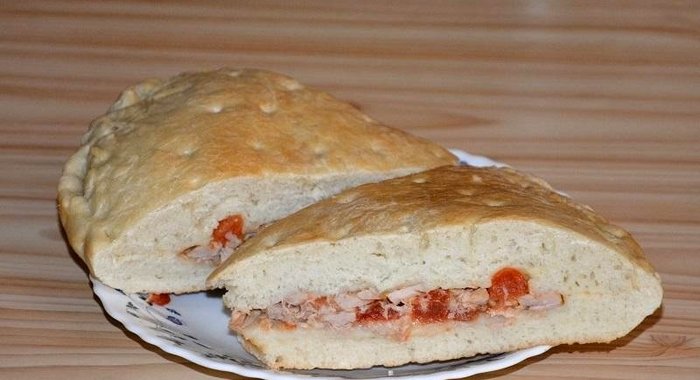 Пирог с тунцом и моцареллой