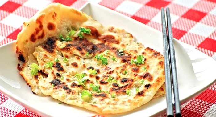 Лепешки с зеленым луком