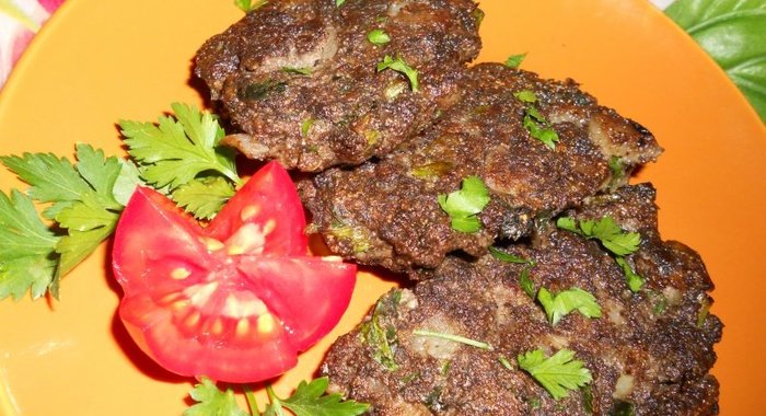 Печеночные котлеты с салом