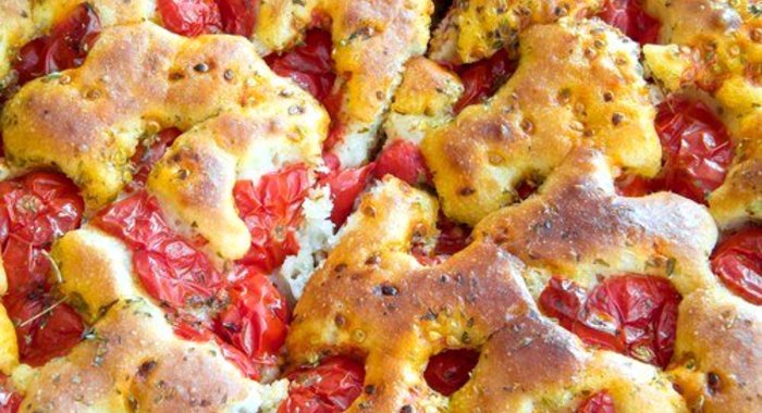 Быстрый хлеб с фетой, черри и базиликом