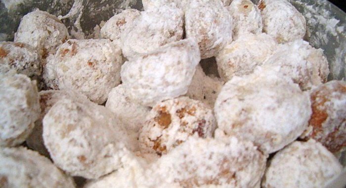 Ореховое печенье в сахарной пудре