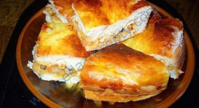 Дрожжевые пироги с мясом капустой и грибами