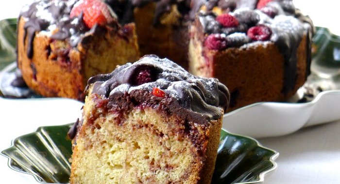 Шоколадно-ягодный кекс к чаю