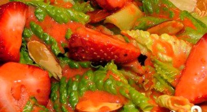 Клубничная заправка для салатов