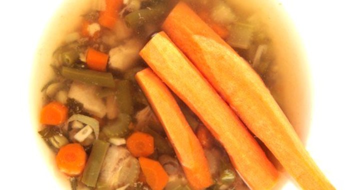 Овощной суп с луком-пореем