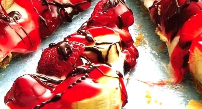 Легкий бананово-клубничный пирог