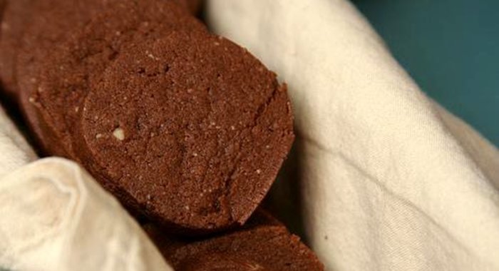 Пряное шоколадное печенье с миндалем