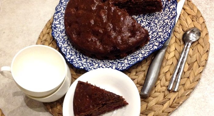 Шоколадный кекс с вишней