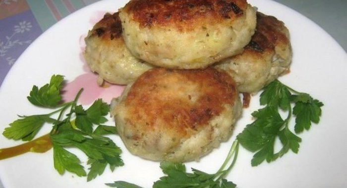 Котлеты из вареной рыбы с картофелем