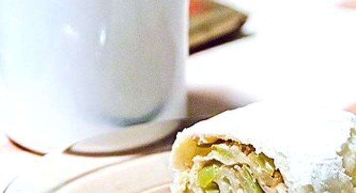 Яблочный штрудель с изюмом и корицей