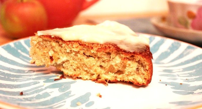 Яблочный бисквит