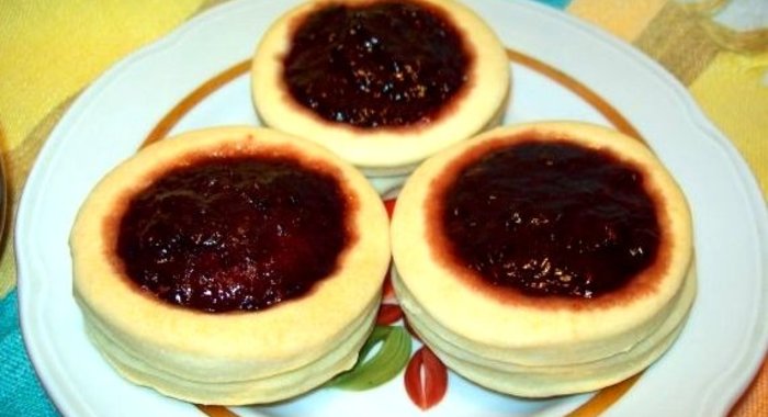 Печенье на маргарине с вареньем