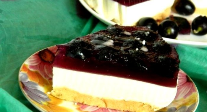 Торт с ягодами и желатином